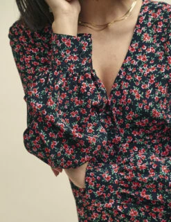 Black And Red Poppy Print Tasha Midi Dress 9 Black And Red Poppy Print Tasha Midi Dress -UK Clothing Sales d232026blk 0325