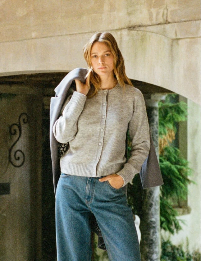 Grey Crew Neck Knitted Cardigan 3 Grey Crew Neck Knitted Cardigan