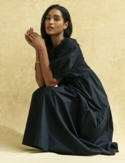 Front Page -UK Clothing Sales p240116blk sd